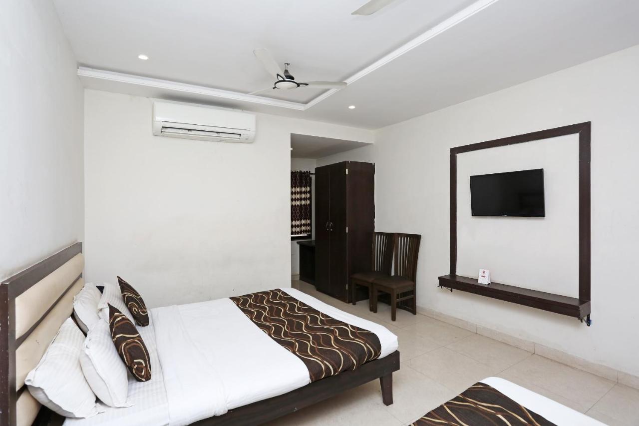 Oyo 6359 Hotel Mezbaan Regency Rāipur 객실 사진